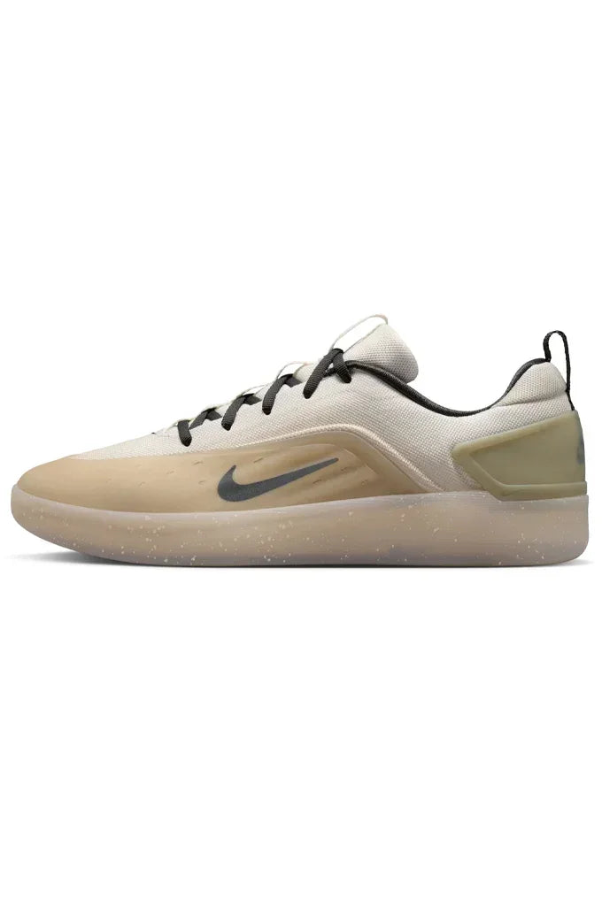 Nike SB Zoom Nyjah 4 Skate Shoes